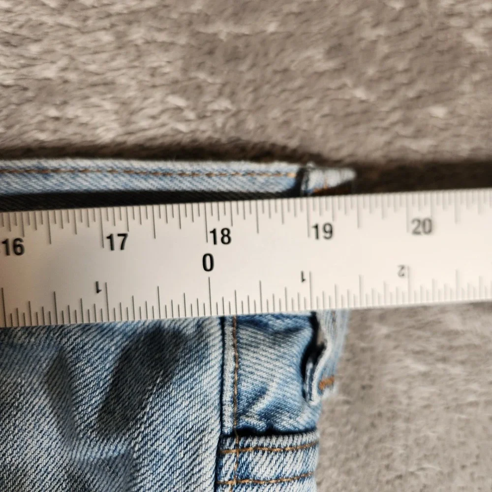 Levi's 550 Jeans Men's 38X31 (Tag 38X32) Blue Relaxed‎ STAIN and MISSING LOOP